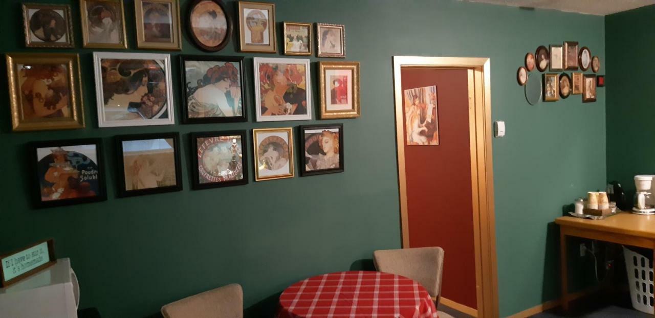Ranchmen Motel Medicine Hat Dış mekan fotoğraf